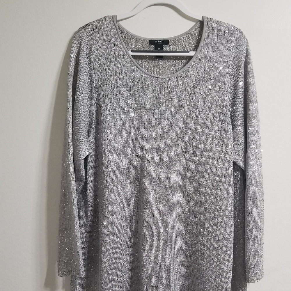 Women's top with tank